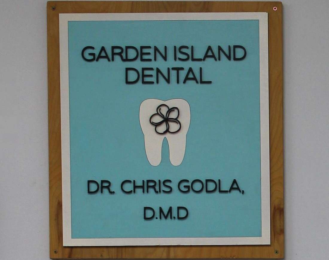 Garden Island Dental Sign